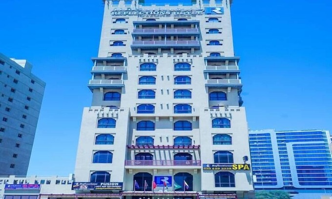 Naif House | Royal reflections king stay