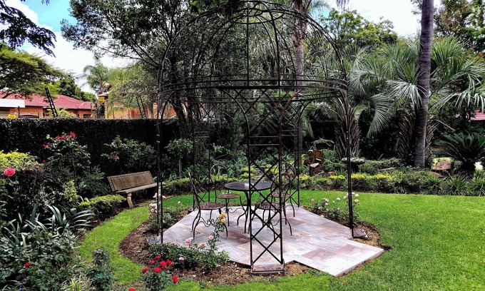 Pretoria House | Royal Ridge Guest House and Apartments