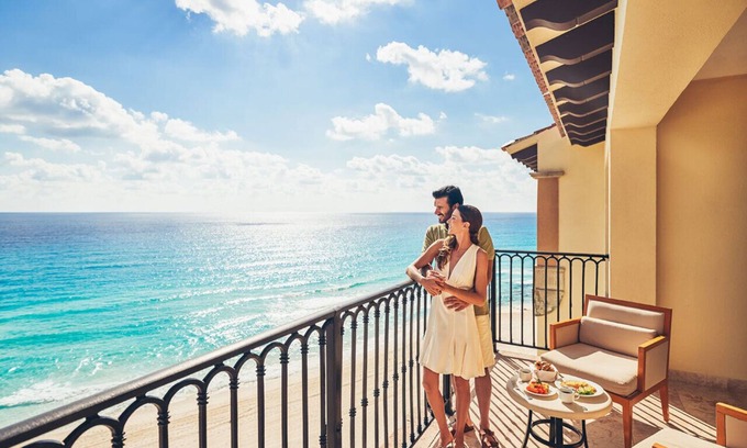Punta Cancun Resort | Royal Select at Grand Park Royal Cancun-All Inclusive-Adults Only