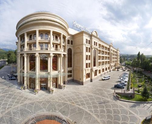 Almaty Hotel | Royal Tulip Almaty Hotel