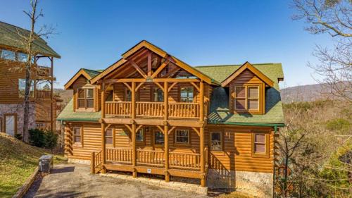 Pigeon Forge Ski Chalet | Royal Vista Lodge by Eden Crest