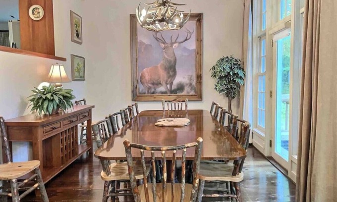 Killington House | RoyalBear - AC, Hot Tub, Grill, FirePit, Gameroom
