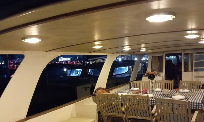 Ashkelon Boat Rental | RoyalSeaSuite Dream Getaway