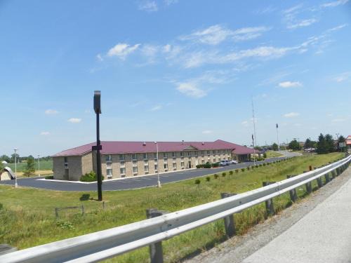 Upper Sandusky Hotel | Royalton Inn & Suites Upper Sandusky