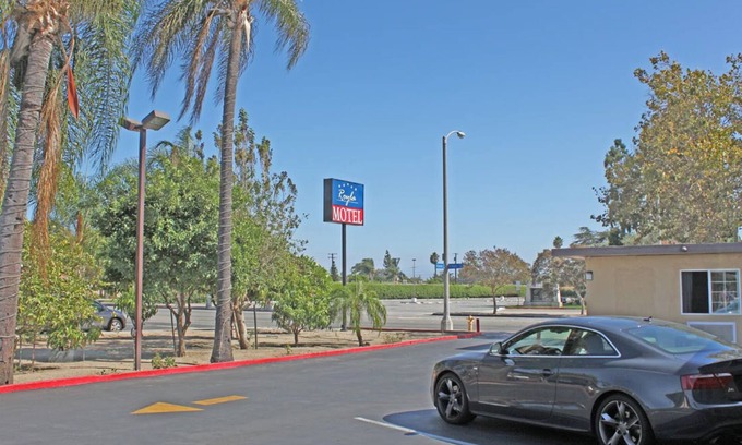 Pomona Hotel | Royla Motel