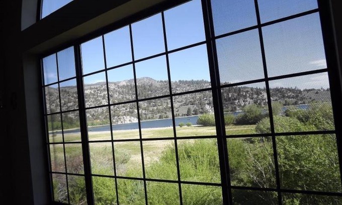 June Lake Apartment | Rr-edgewater01