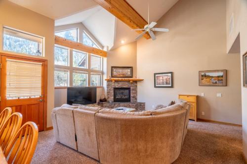June Lake House | RR-Hideaway Down Cyn 105