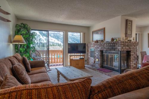 June Lake Apartment | Rr-interlaken 25
