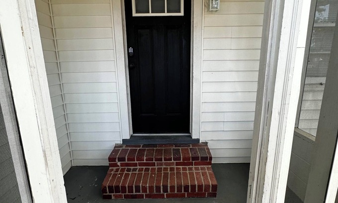 Whiteville Apartment | Ruben Brown House Bungalow