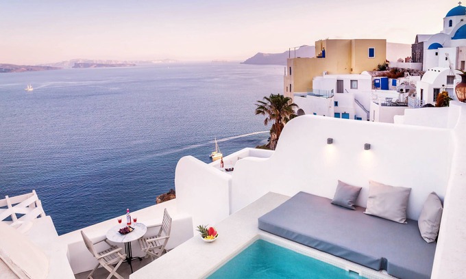 Oia Apartment | Ruby Premium Suite | Diamond Luxury Suites
