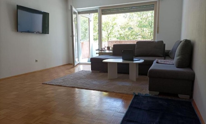 Leverkusen Apartment | Ruhige schöne Wohnung mit kostenlosem Parkplatz