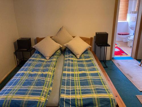 Mittelmeiderich Apartment | Ruhiges ganzes Apartment zwei Zimmer Küche Gresses Bad 45 m
