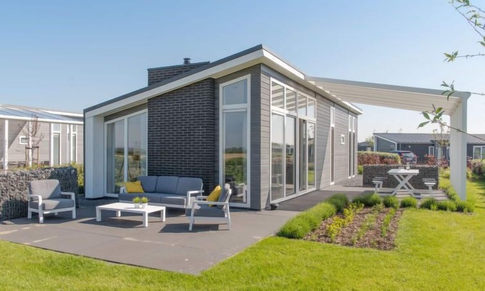 Wemeldinge House | Ruisweg 39 by Interhome