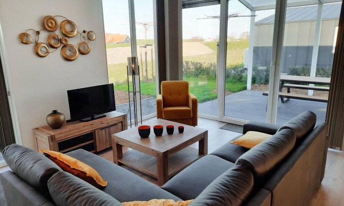 Wemeldinge House | Ruisweg 83 by Interhome