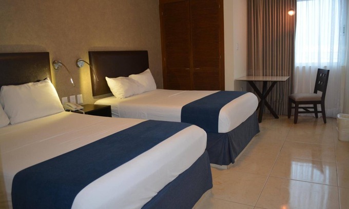 Faros Hotel | Ruiz Milán Hotel