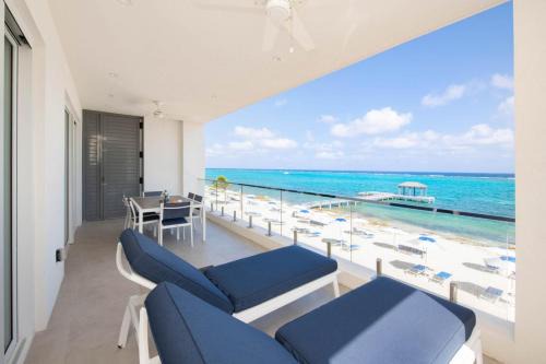 Rum Point Apartment | Rum Point Resort 208