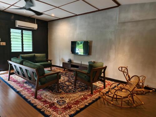 Gua Musang Resort | Rumah Atuk Homestay