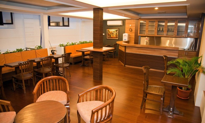 Old Jakarta Hotel | Rumah Shinta