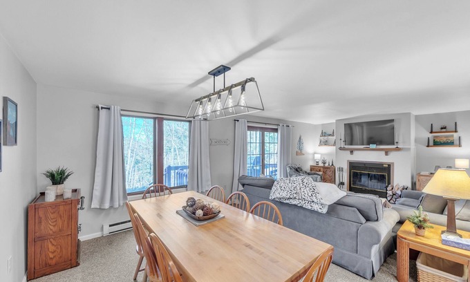 North Creek House | Rumor 39o - Upgraded Townhome With Woodsy Views 3 Bedroom Townhouse