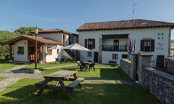 Villanueva de Pria Cottage | Rural apartment Playa del Canal for 4 people