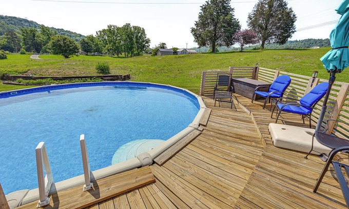 Somerset House | Rural Family Getaway: 11 Mi to Lake Cumberland!