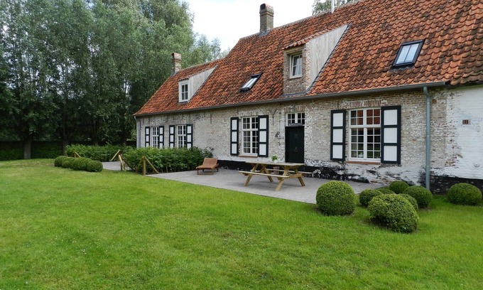 Damme Other | Rural farmhouse from 1729 with every comfort, overlooking the golf