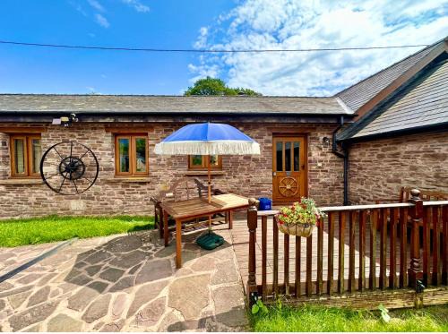 Usk House | RURAL stone barn with Log Burner, tranquil setting
