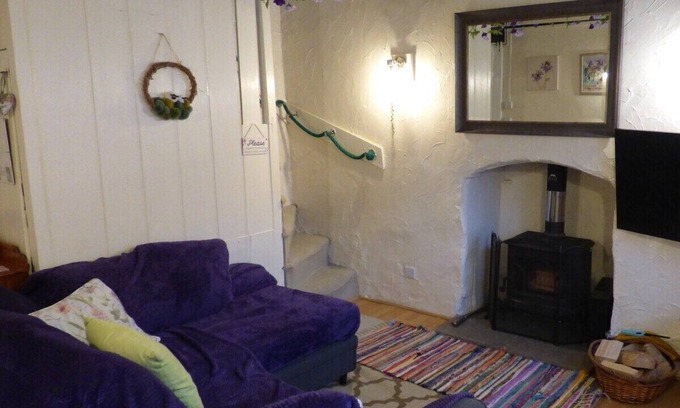 Holywell Cottage | Rural Traditional Stone Holiday Cottage