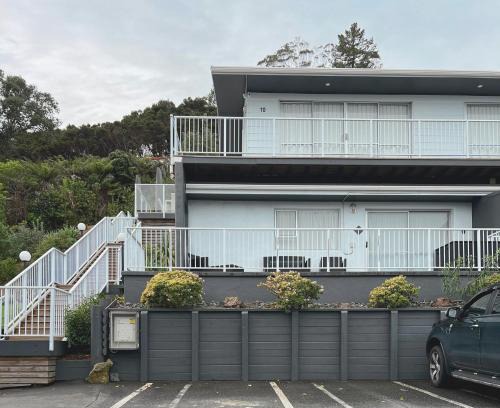 Russell Apartment | Russell Apartment - Unit 1