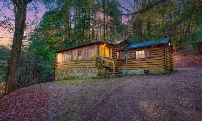 South Bloomingville Cabin | Russell Cabin in Hocking Hills