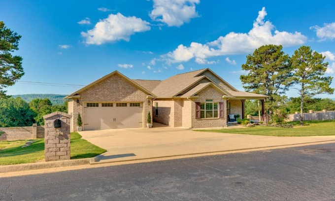 Russellville House | Russellville Home Near Hiking and Lake Access!
