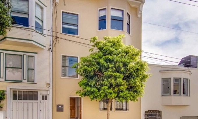 Russian Hill Apartment | Russian Hill Upscale & Quiet Furnished 3BR APT