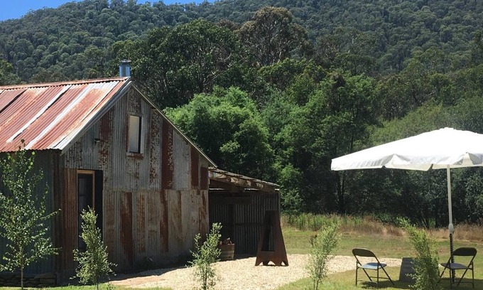 Freeburgh House | Rustic Barn on Ovens River with Bell Tent Retreat