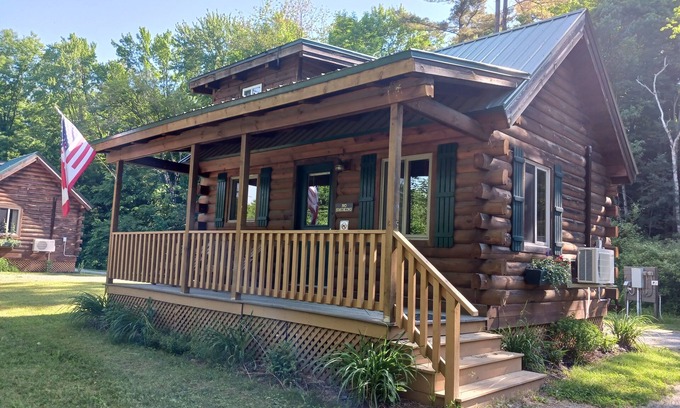 North Haverhill Cabin | Rustic Cabin Available in North Haverhill NH