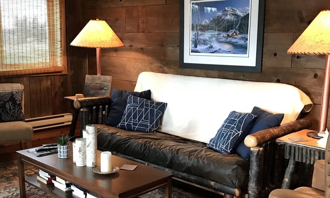 Alberni-Clayoquot Cabin | Rustic Cabin