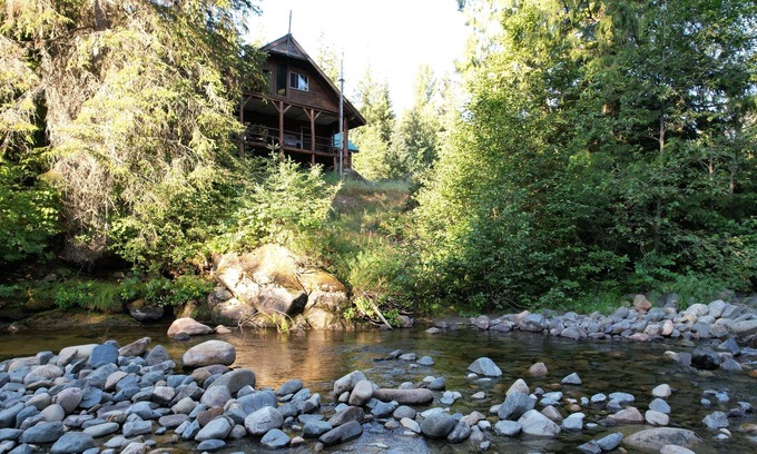 Sandpoint Cabin | Rustic Cabin Experience