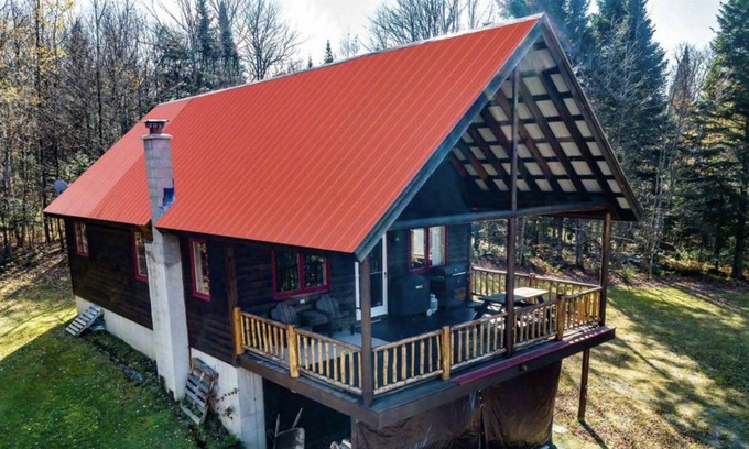Pittsburg Cabin | Rustic cabin in Pittsburg NH with direct trail access & plenty of parking!!