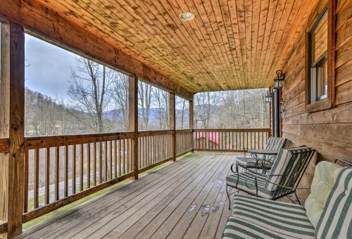 Snowshoe House | Rustic Cabin in the Woods 6 Mi to Snowshoe Resort