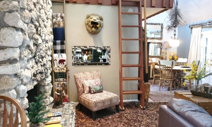 Tallahassee Cabin | RUSTIC CABIN-LODGE IN THE WOODS IN THE CITY