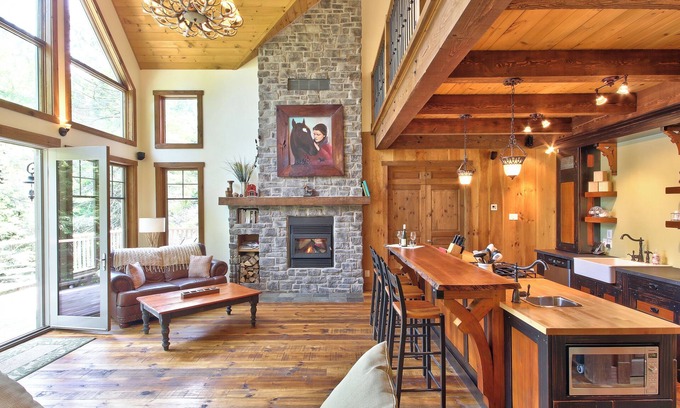 Mont-Tremblant Cottage | Rustic cottage Tremblant - La Maison Rouge