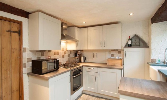 Bowness-on-Windermere Cottage | Rustic Cottage
