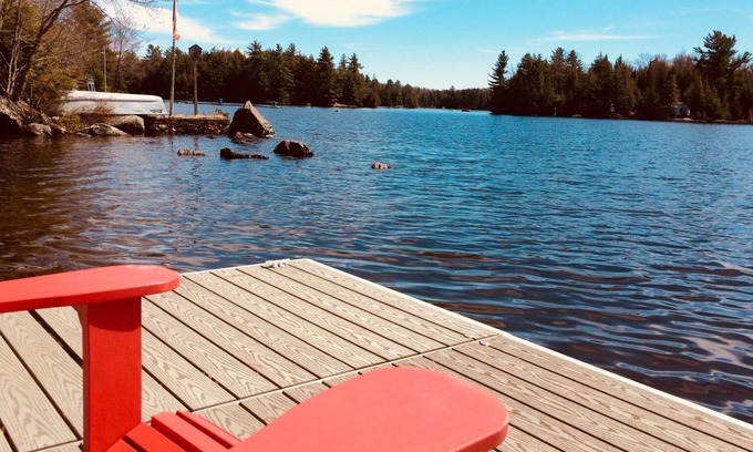 Bracebridge Cottage | Rustic cottage on beautiful Wood Lake, perfect for families and couples