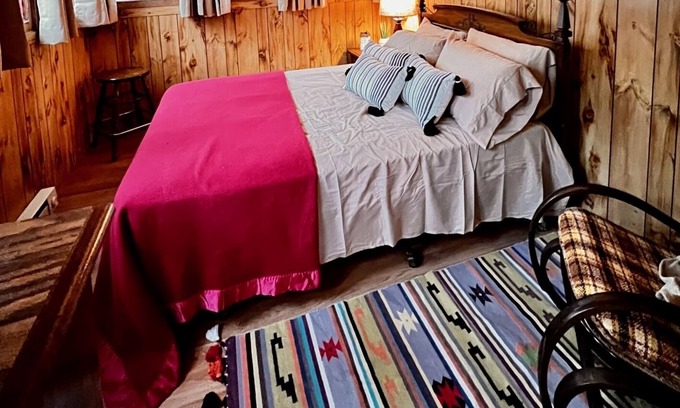 White Lake Cottage | Rustic & Cozy little cabin in the whimsical hamlet of Smallwood