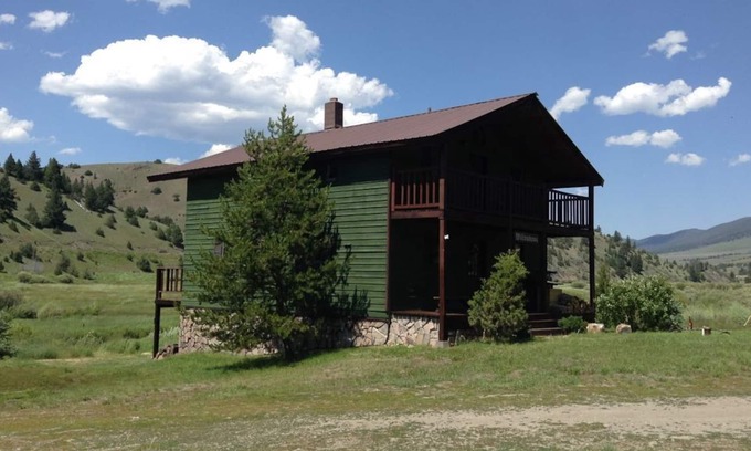 Philipsburg House | Rustic creek-side home near Philipsburg, MT