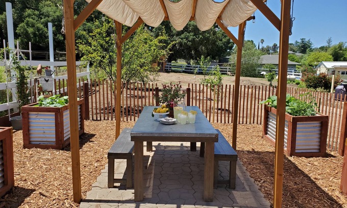 Ramona House | Rustic farm stay with fresh eggs and animals. Nearby wineries/hiking!
