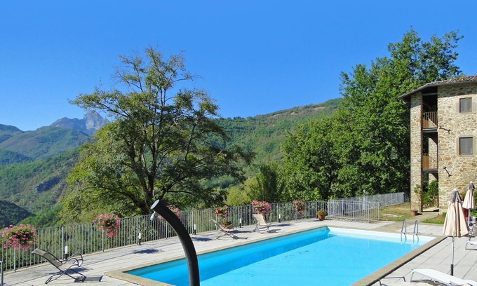 Castelnuovo di Garfagnana Other | Rustic farmhouse , private pool 5 bedrooms, walk to restaurant, mountain views!