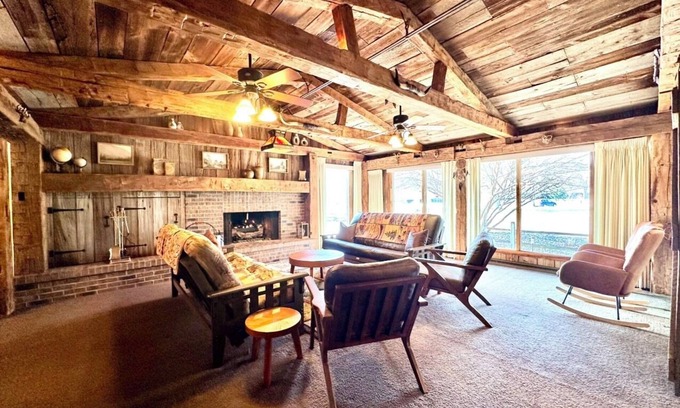Michigan City House | Rustic Getaway by Lake Michigan!