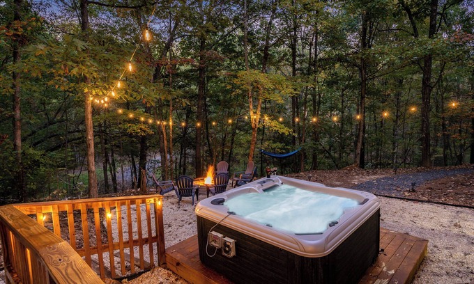 Mount Jackson Ski Chalet | Rustic Getaway HotTub&Games ~5min to Bryce Resort