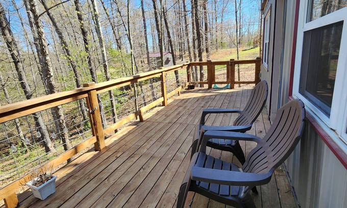 Pineville Cabin | Rustic Haven in the Woods: Intimate Getaway for Two with Charming Amenities!