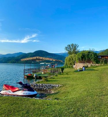 Herzegovina-Neretva Canton Apartment | Rustic Heaven Ostrožac Cottage houses